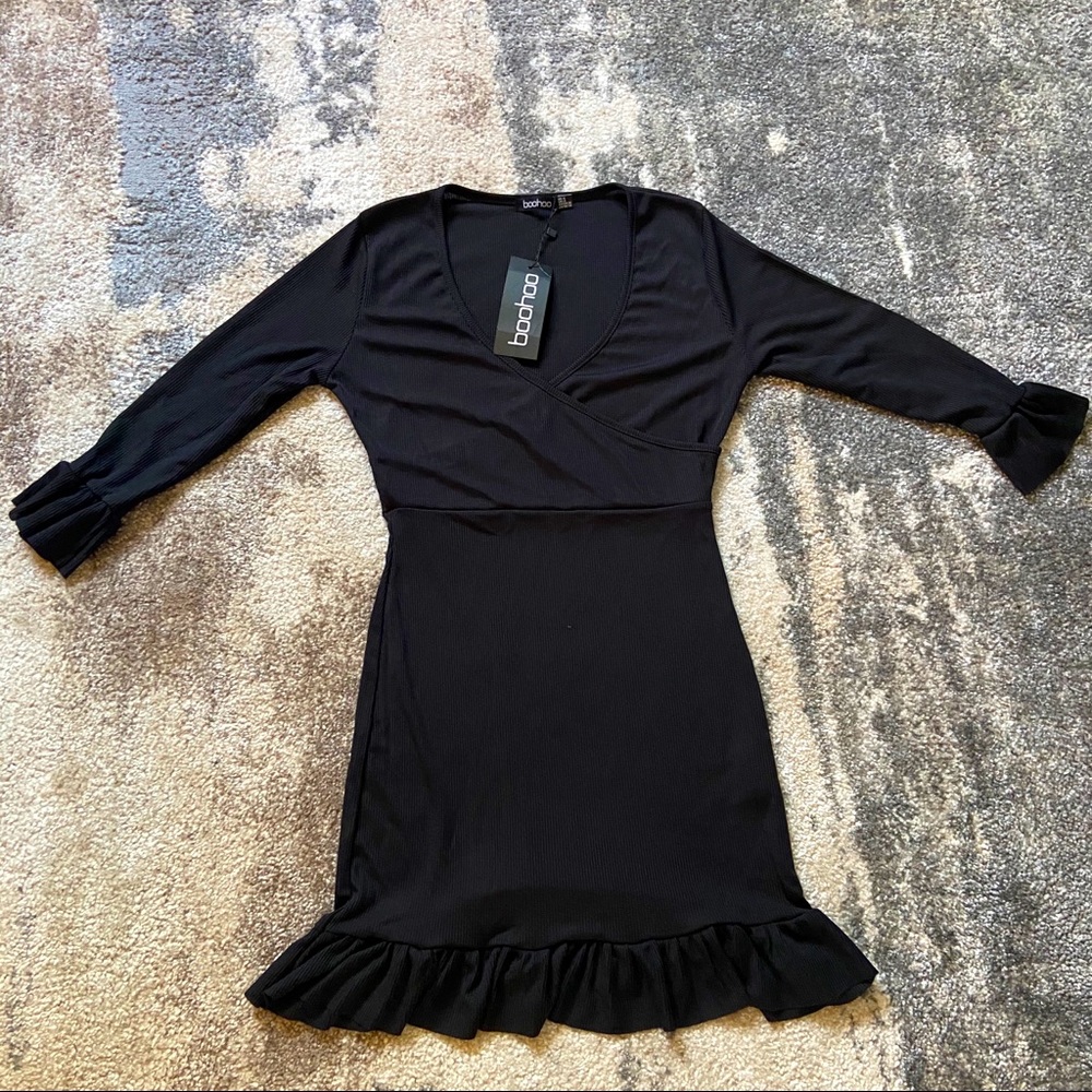 BRAND NEW ALL-BLACK BOOHOO PETITE MINI DRESS